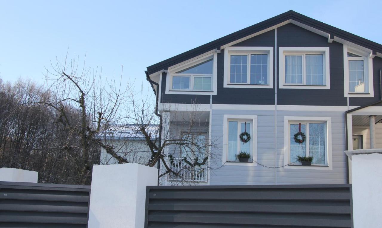 Flat In Cottage Close To The Centre Parking, Wifi, Bbq Lviv Exteriör bild
