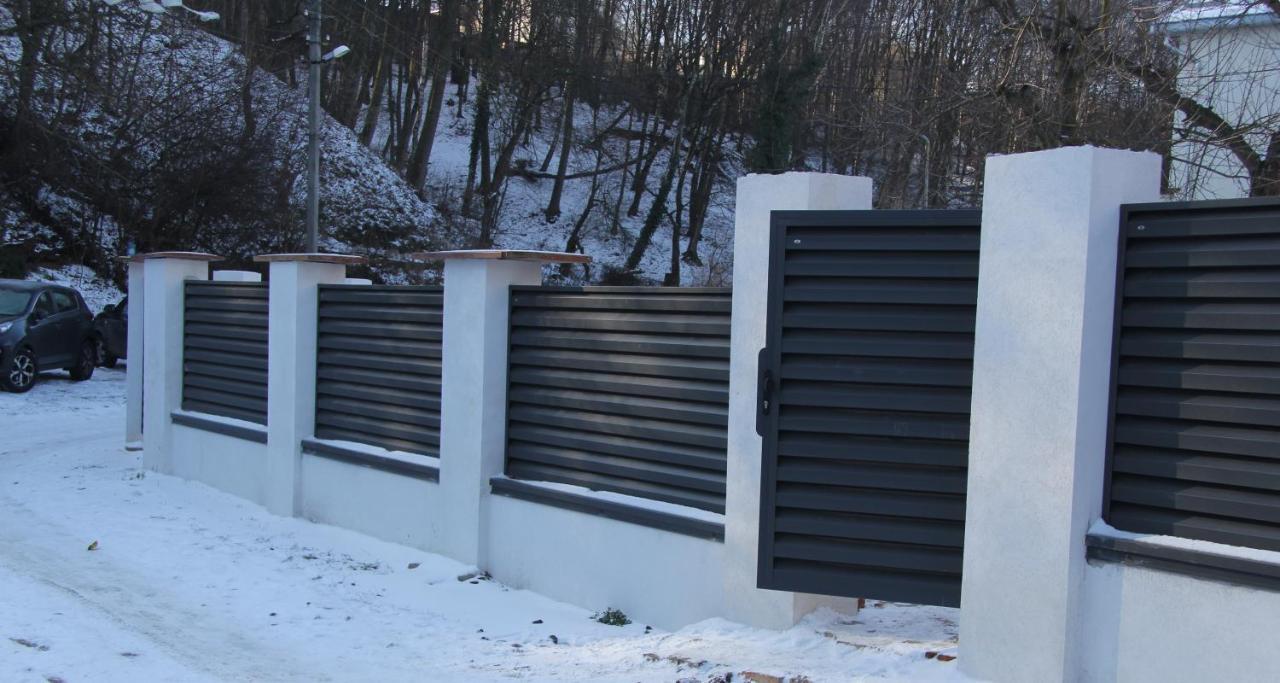 Flat In Cottage Close To The Centre Parking, Wifi, Bbq Lviv Exteriör bild