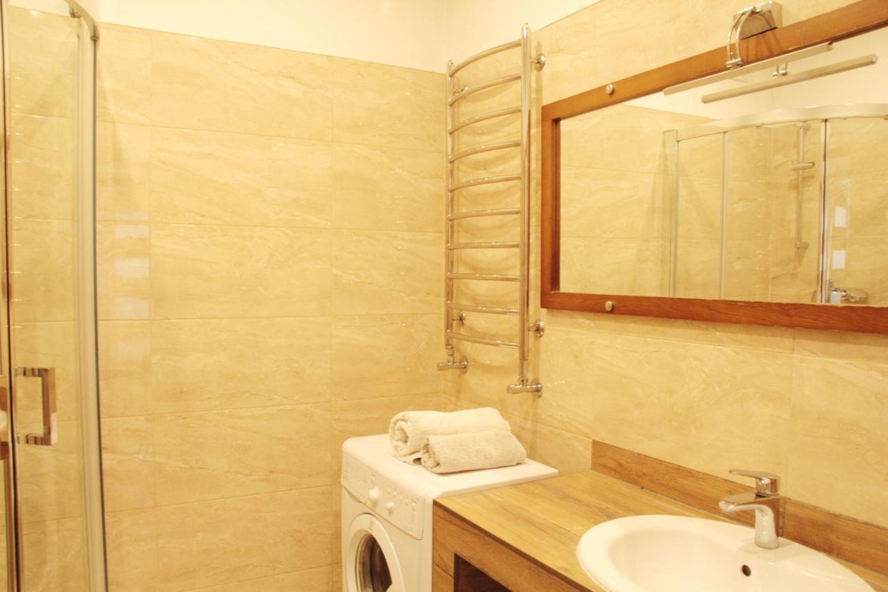 Flat In Cottage Close To The Centre Parking, Wifi, Bbq Lviv Exteriör bild